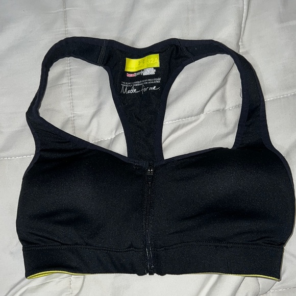 Under Armour Other - Under Armour Sportsbra